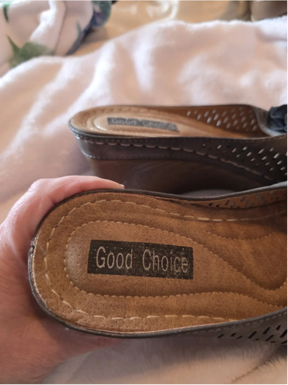 GC Shoes Womens Juliet Wedge Sandal Faux leather Pewter 8M MSRP 50 New